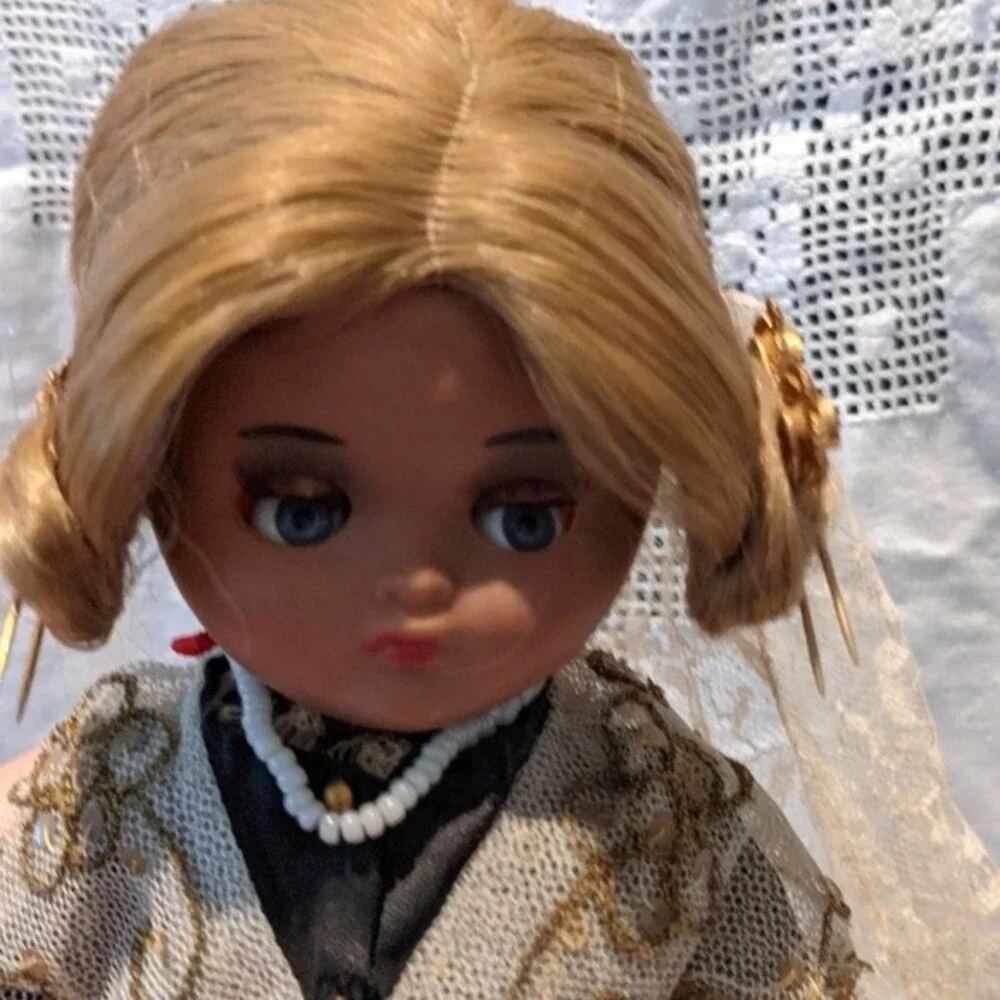 Vintage Linda Pirula with regional Valencian costume